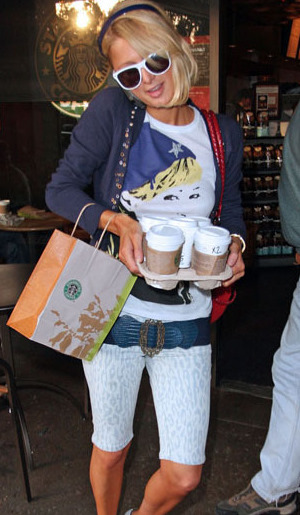 Paris Hilton drinkt Starbucks. Dus moeten wij dat ook, schijnt.